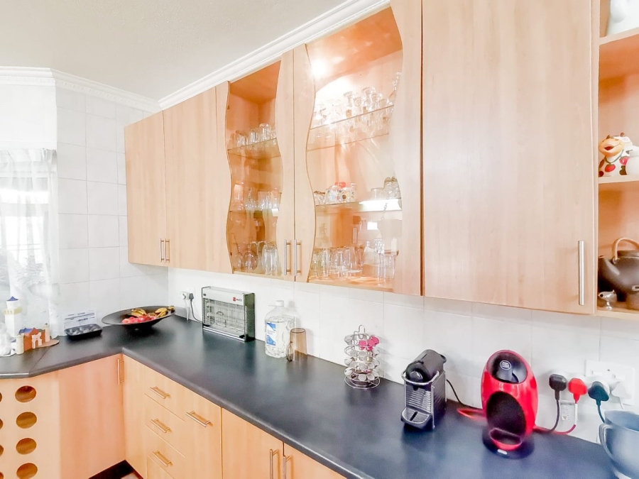 7 Bedroom Property for Sale in Parklands Western Cape